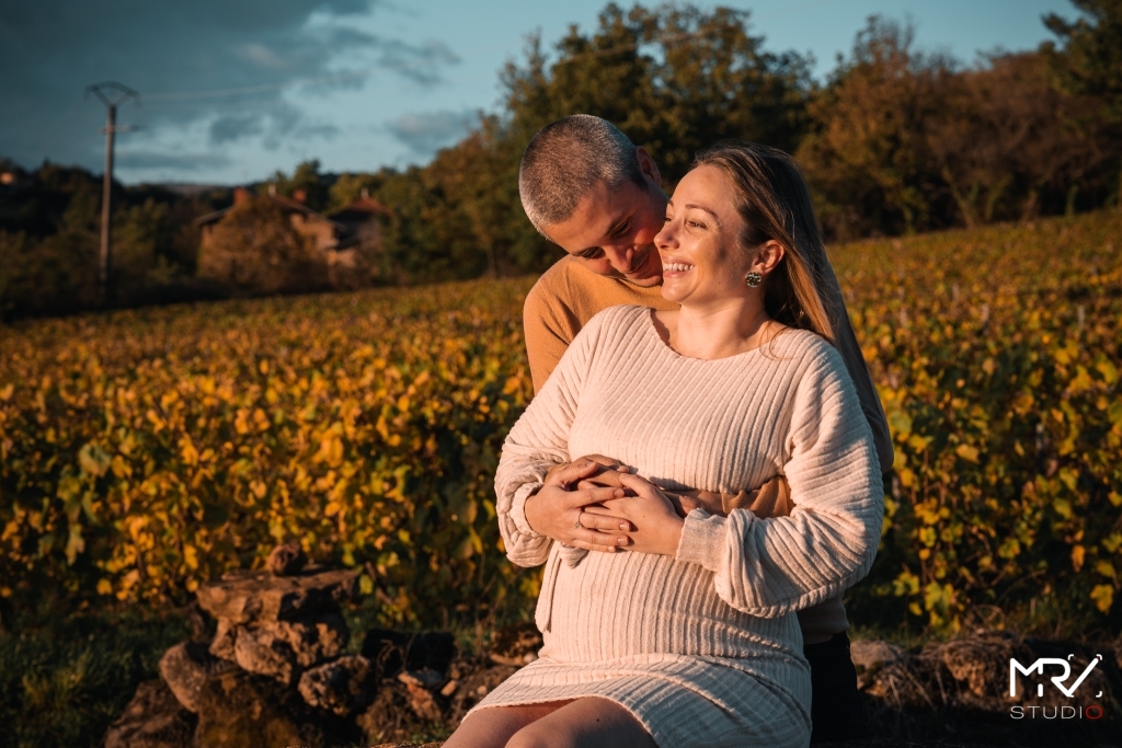 grossesse-ventre-rond-mrv-studio-photo-photographe-professionnel-lyon