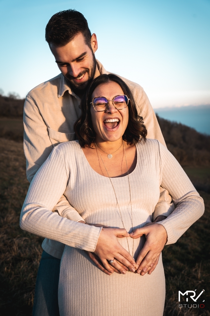 grossesse-ventre-rond-mrv-studio-photo-photographe-professionnel-lyon