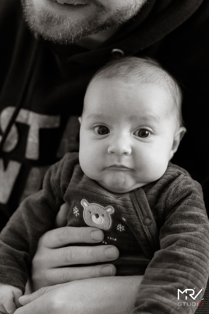 Photo famille naissance lyon - MRV Studio