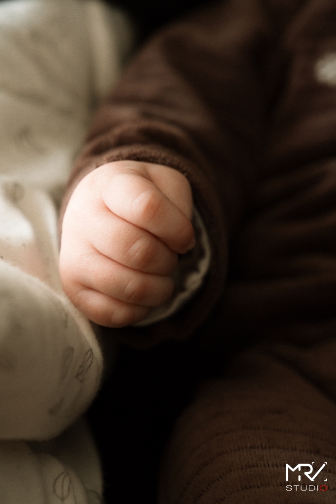 Photo famille naissance lyon - MRV Studio